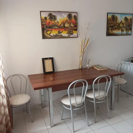 דירה Myraka Schitu